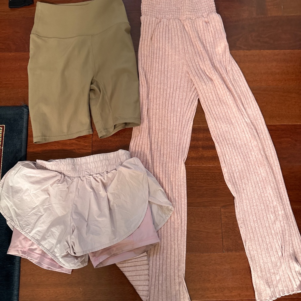 Lady’s preppy xs/sm workout bundle :) - Picture 4 of 10